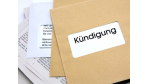 Arbeitsvertrag wegen arglistiger Täuschung ungültig: Zeugnis gefälscht - Entlassung nach acht Jahren - Foto: Fotolia, Ch. Jung