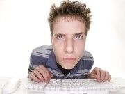 Nach Paragraf 42 des Bundesdatenschutzgesetzes muss der Betroffene seine Datenpanne der Aufsichtsbehörde melden.