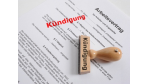 Rechtsstreit um Kündigungsfrist: Der dreiseitige Arbeitsvertrag - Foto: Fotolia, Kautz15