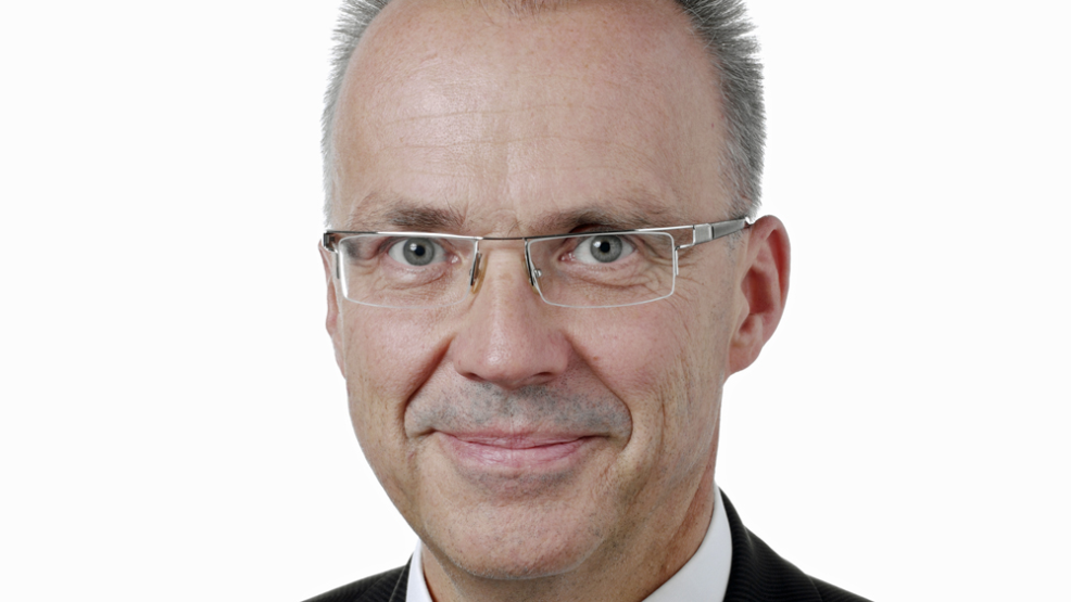 (1/ 8) <b>Thomas Schott</b>, REHAU: 6. Platz „CIO des Jahres 2012“, Großunternehmen - 986x555