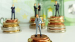 Wenn der Chef aufs Gehalt was drauflegt: Steuerfreie Gehaltsbezüge für Mitarbeiter - Foto: Tobif82 Fotolia.com