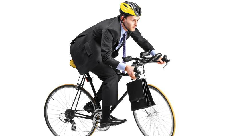 Mit dem Fahrrad zur Arbeit statt mit dem Auto - für viele längst Realität.