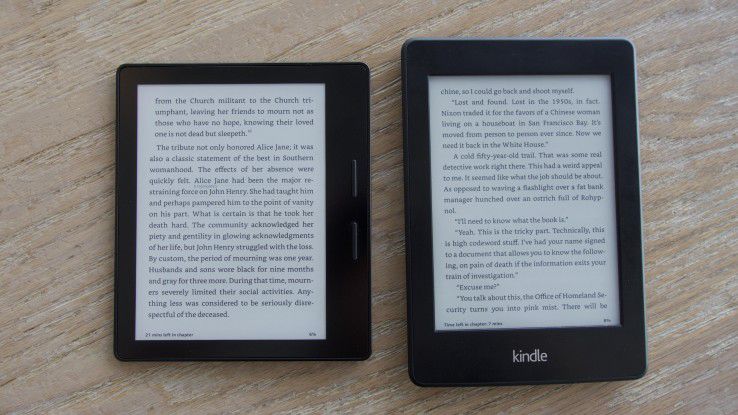 Kindle Oasis (left) vs. Paperwhite (right): in  the test we tell you if an update is worth on  Amazon's latest e-reader.