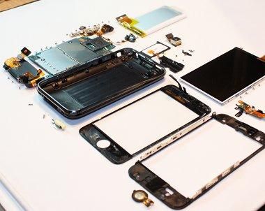 iPhone 3G S zerlegt: Neue Bauteile machen es schneller und sparsamer.