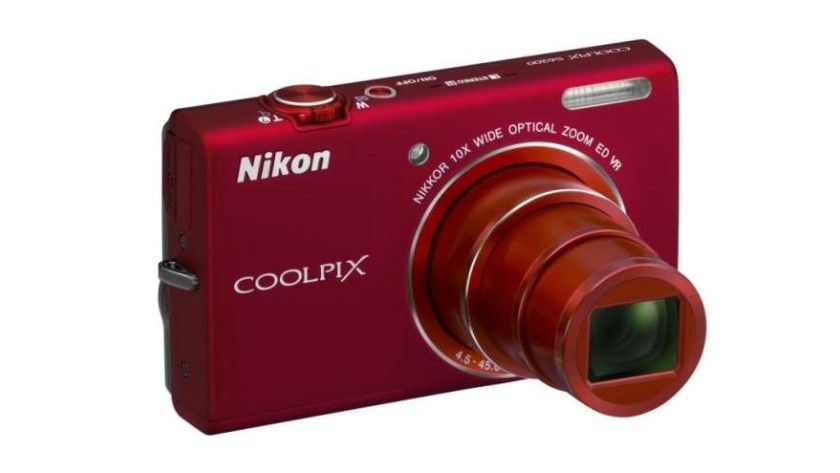 (美品)Nikon COOLPIX S6200 レッド Digitalkamera: Nikon Coolpix S6200 im Test | Computerwoche