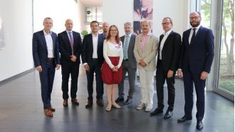 IDG-Studie und Roundtable zum Thema Sourcing: Widersacher müssen Partner werden