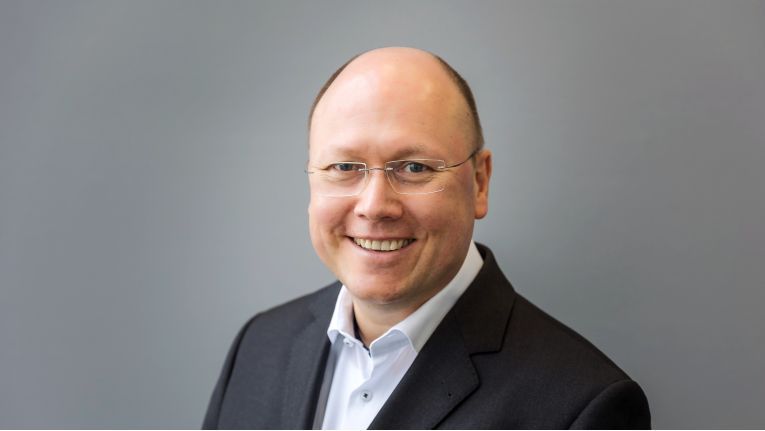 CIO des Jahres 2022 - Großunternehmen - Finalist: VW Financial Services CIO Daberkow ist der King of Captive