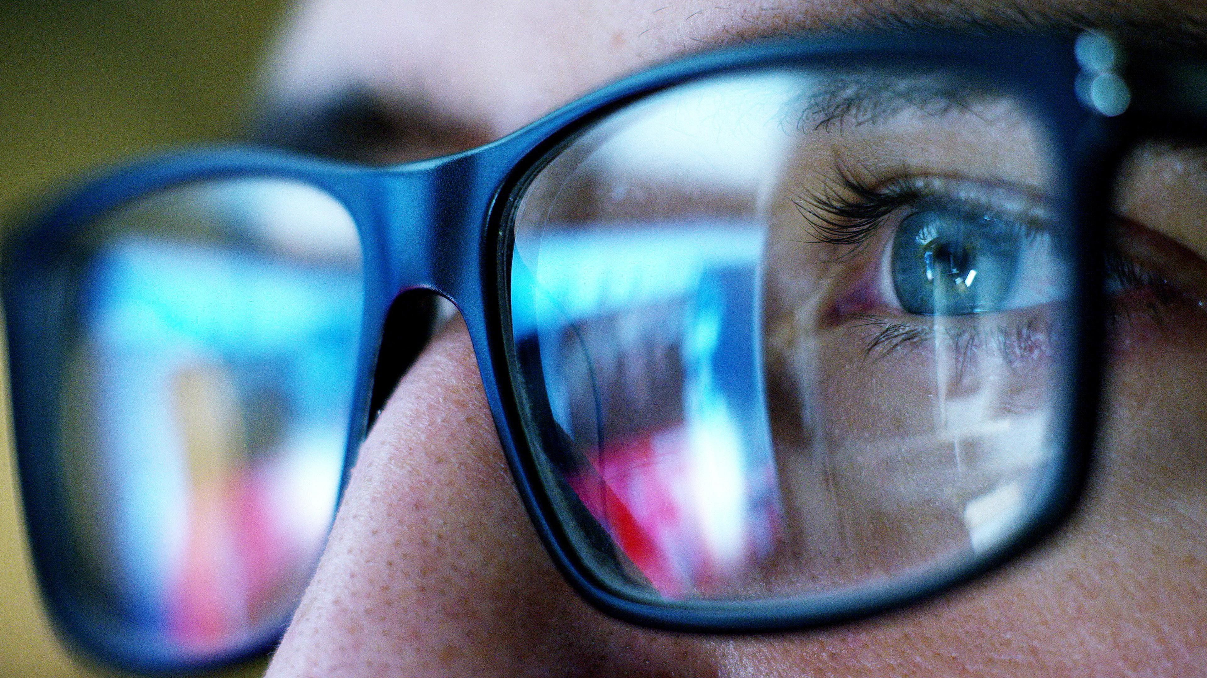 Monitoring Glasses 16z9