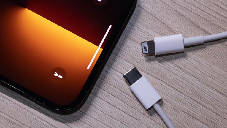 USB-C bereits ab dem iPhone 15?: Apple bestätigt Lightning-Ausstieg
