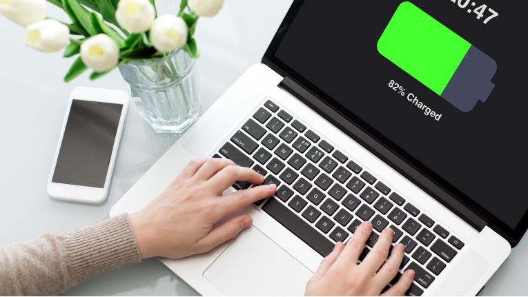 PC & Peripherie: So teuer ist es, seinen Laptop täglich zu laden