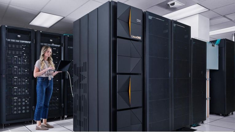 LinuxONE Emperor 4 Server: IBM stellt neue Mainframe-Generation vor