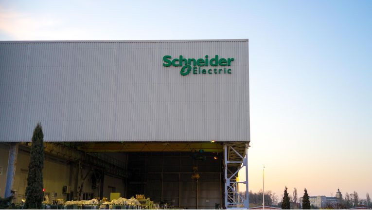 Übernahme mit Digital-Twin-Fokus: Schneider Electric kauft Aveva